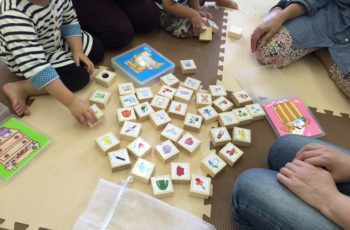 親子でお片付け！積み木を使って遊んで学ぼう